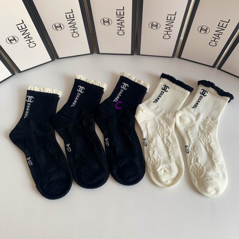 Chanel socks (3)